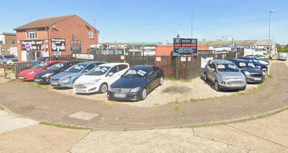 9000sqft (838.5m2) of land to rent at Gorse Lane Industrial Estate £1650 PCM.