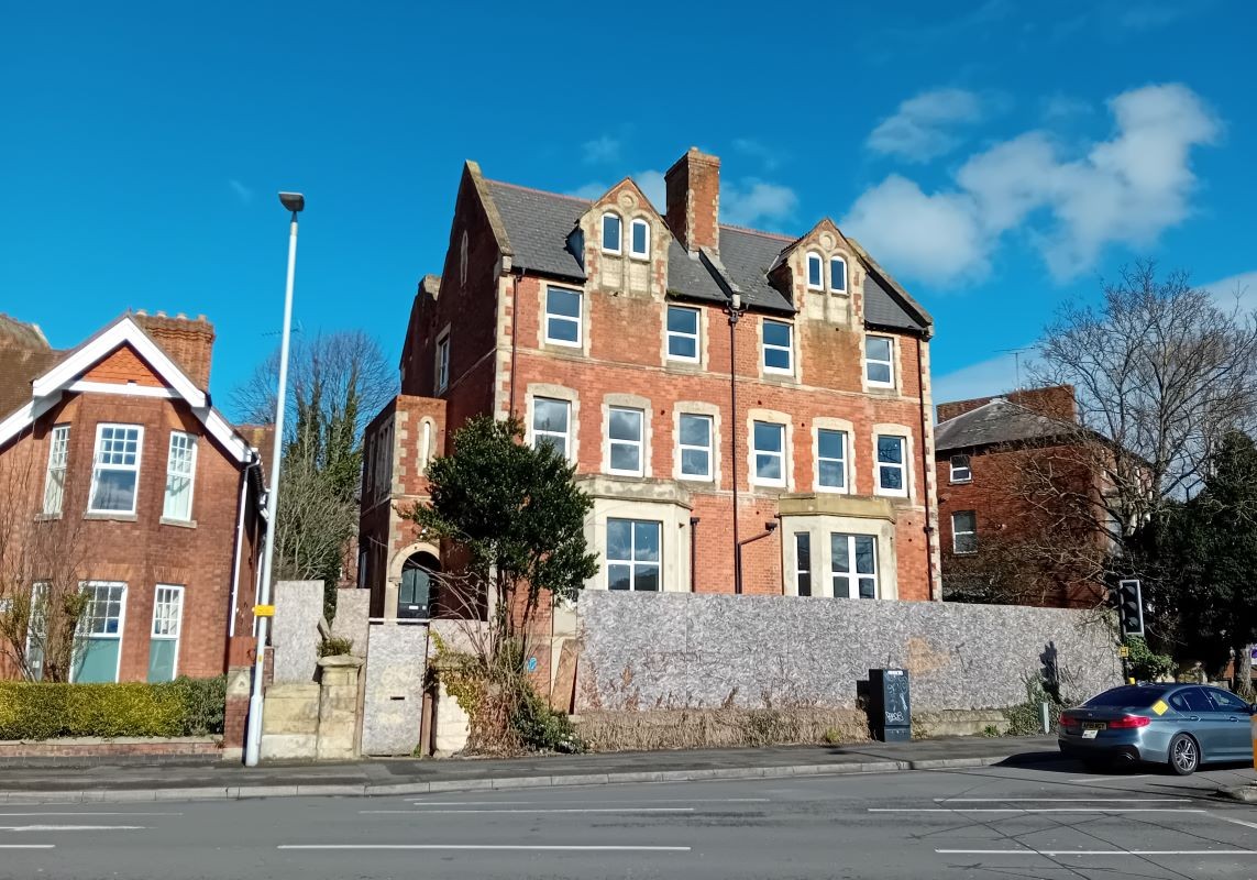 HMO investment: 22-room HMO plus 2 studio flats in Gloucester