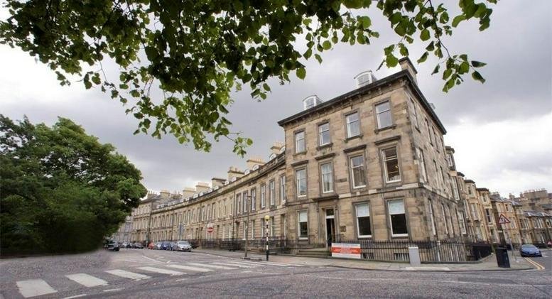 8-12 person serviced office space to rent Edinburgh City Centre